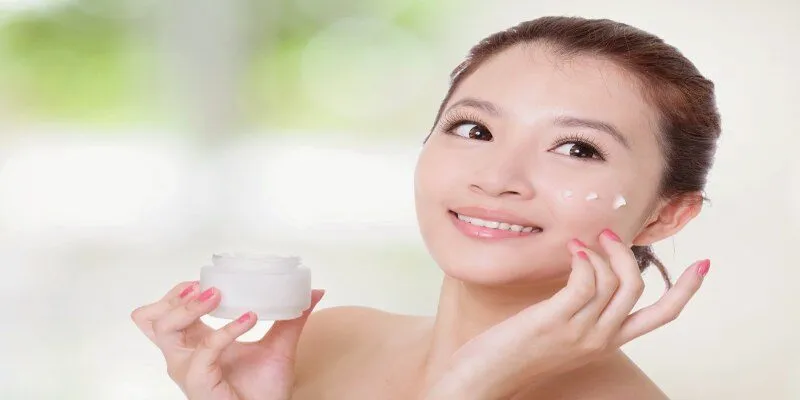 Hyaluronic Acid – thành phần skincare vàng giúp cấp ẩm sâu.